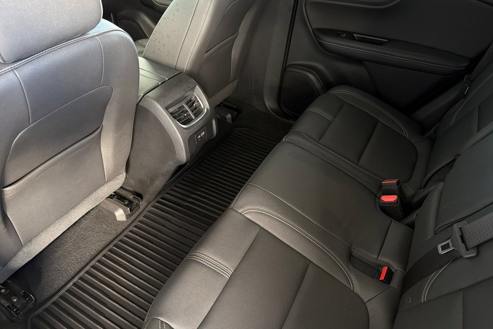 Used 2023 Chevrolet Blazer LT w/ Midnight/Sport Edition FWD image 13