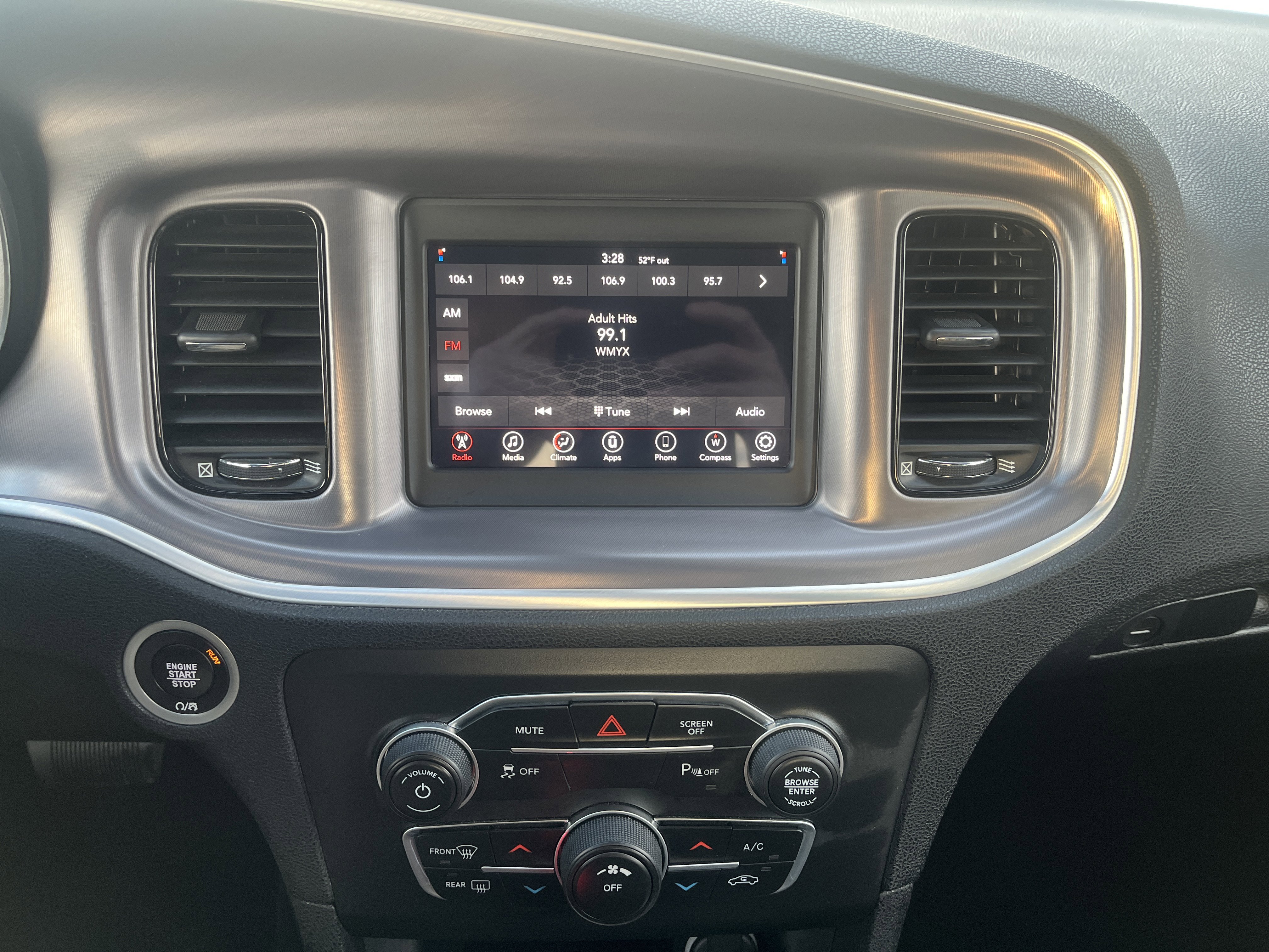 Used 2021 Dodge Charger SXT w/ Blacktop Package image 21