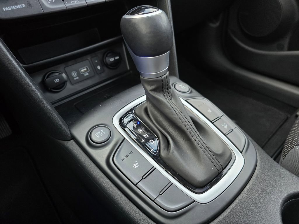 Used 2021 Hyundai Kona Limited w/ Cargo Package image 33