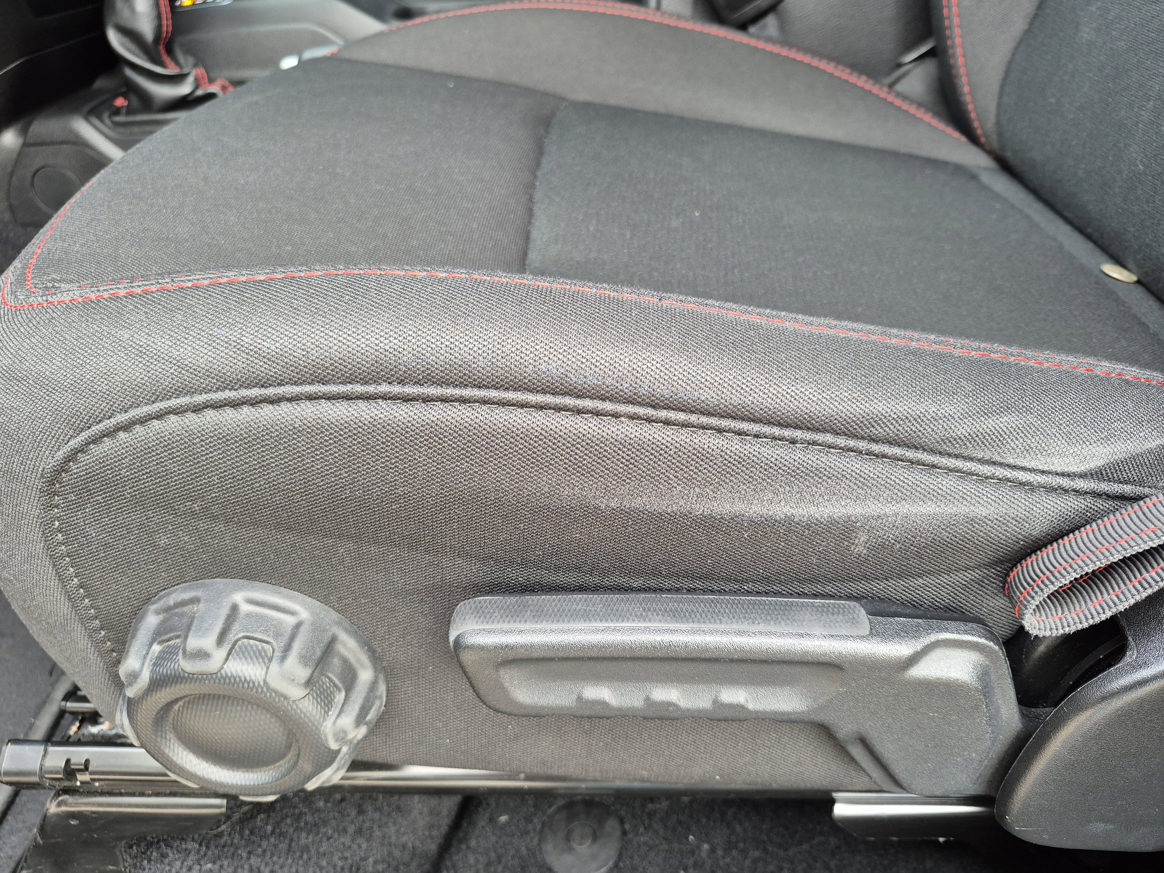 Used 2022 Jeep Gladiator Rubicon w/ Cold Weather Group AWD/4WD image 24