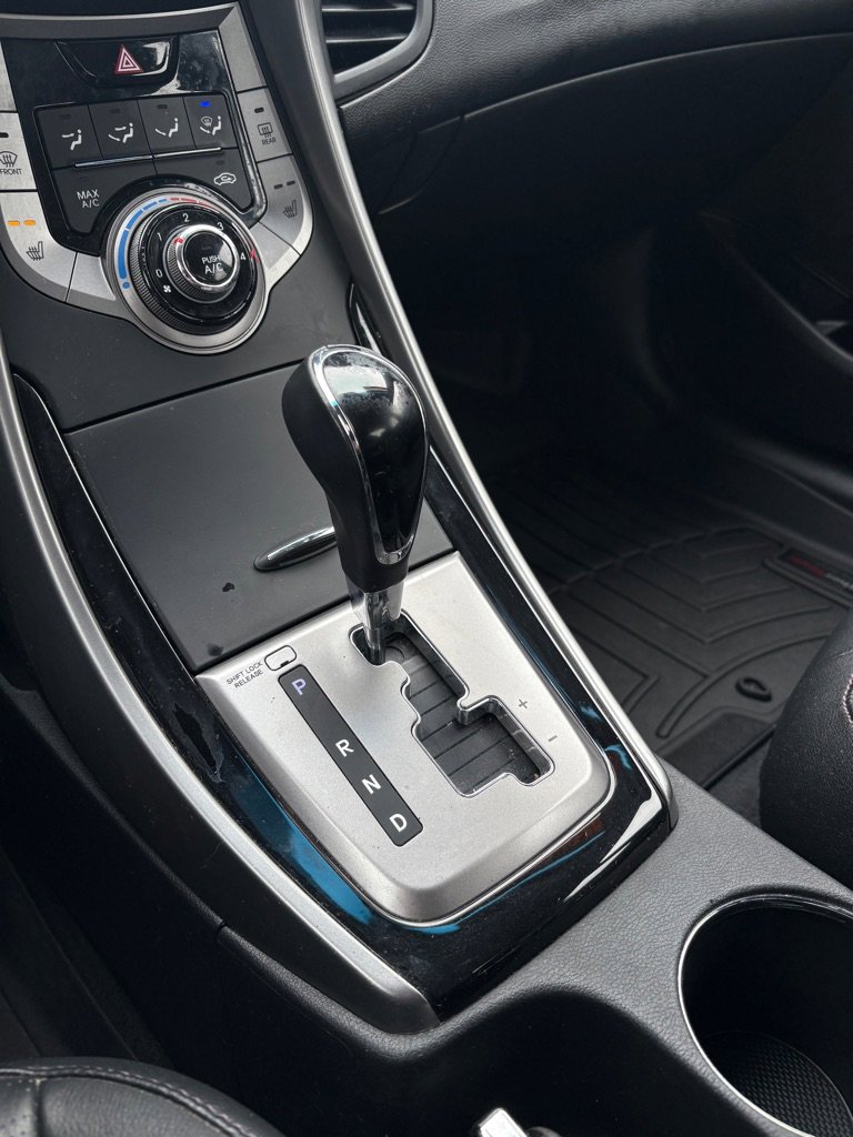 Used 2013 Hyundai Elantra Limited image 17