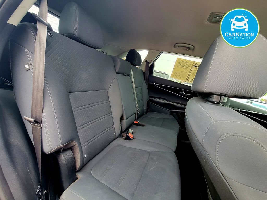 Used 2019 Kia Sorento AWD V6 image 10
