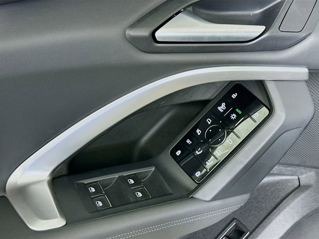 Certified 2025 Audi Q5 Prestige image 21