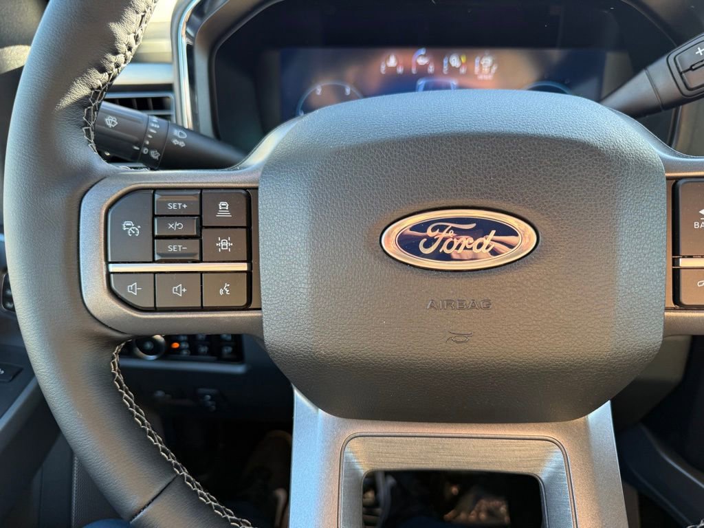 New 2026 Ford F250 Lariat w/ Black Appearance Package image 27