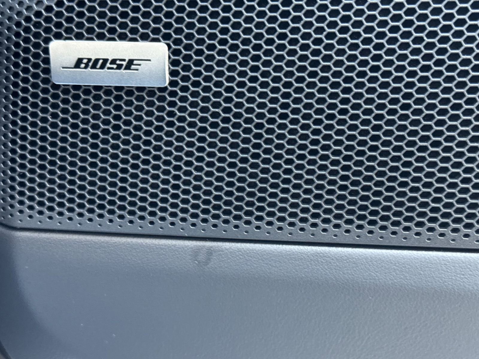 Certified 2025 Porsche Macan Electric image 21