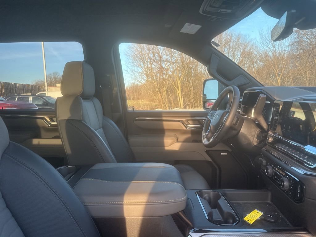 Used 2026 Chevrolet Silverado 2500 ZR2 w/ LPO, Dark Essentials Package image 12