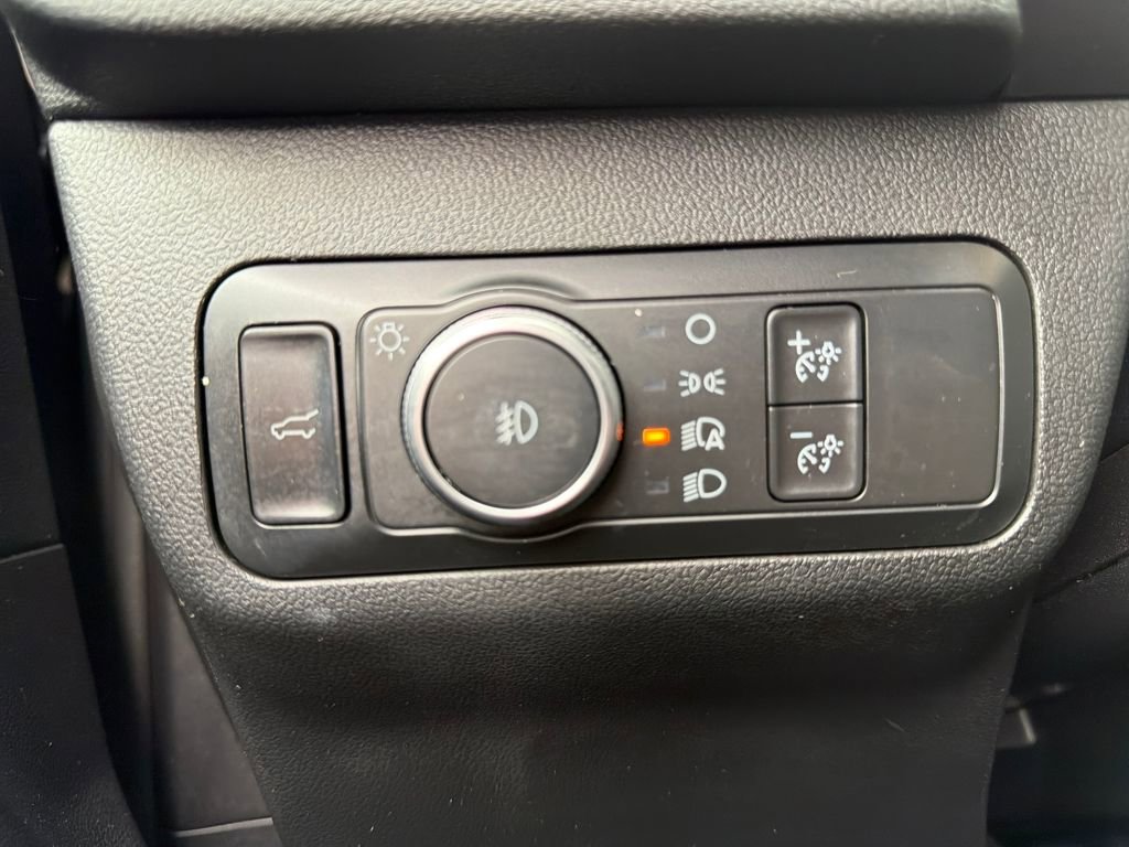 Used 2020 Ford Escape Titanium image 23