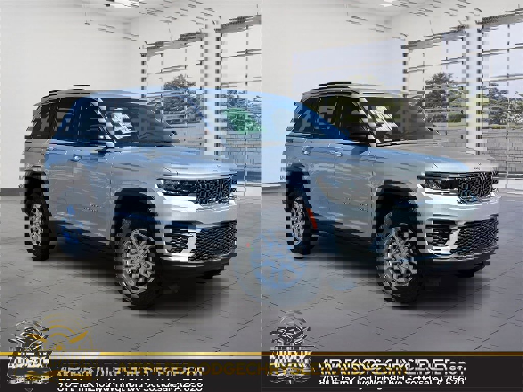 New 2025 Jeep Grand Cherokee Laredo