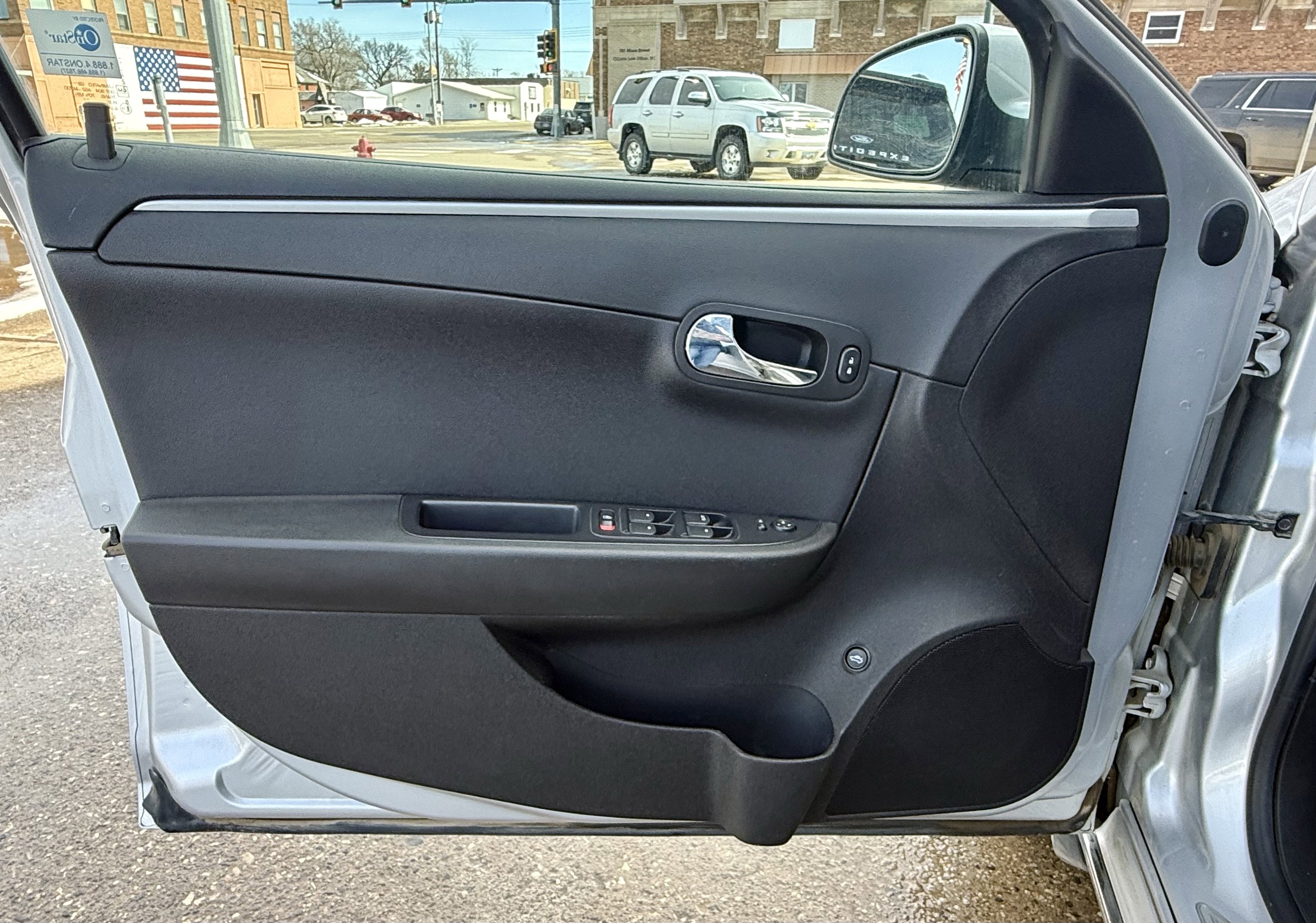 Used 2010 Chevrolet Malibu LT w/ Power Convenience Package image 9