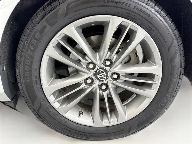 Used 2016 Toyota Camry SE FWD image 29