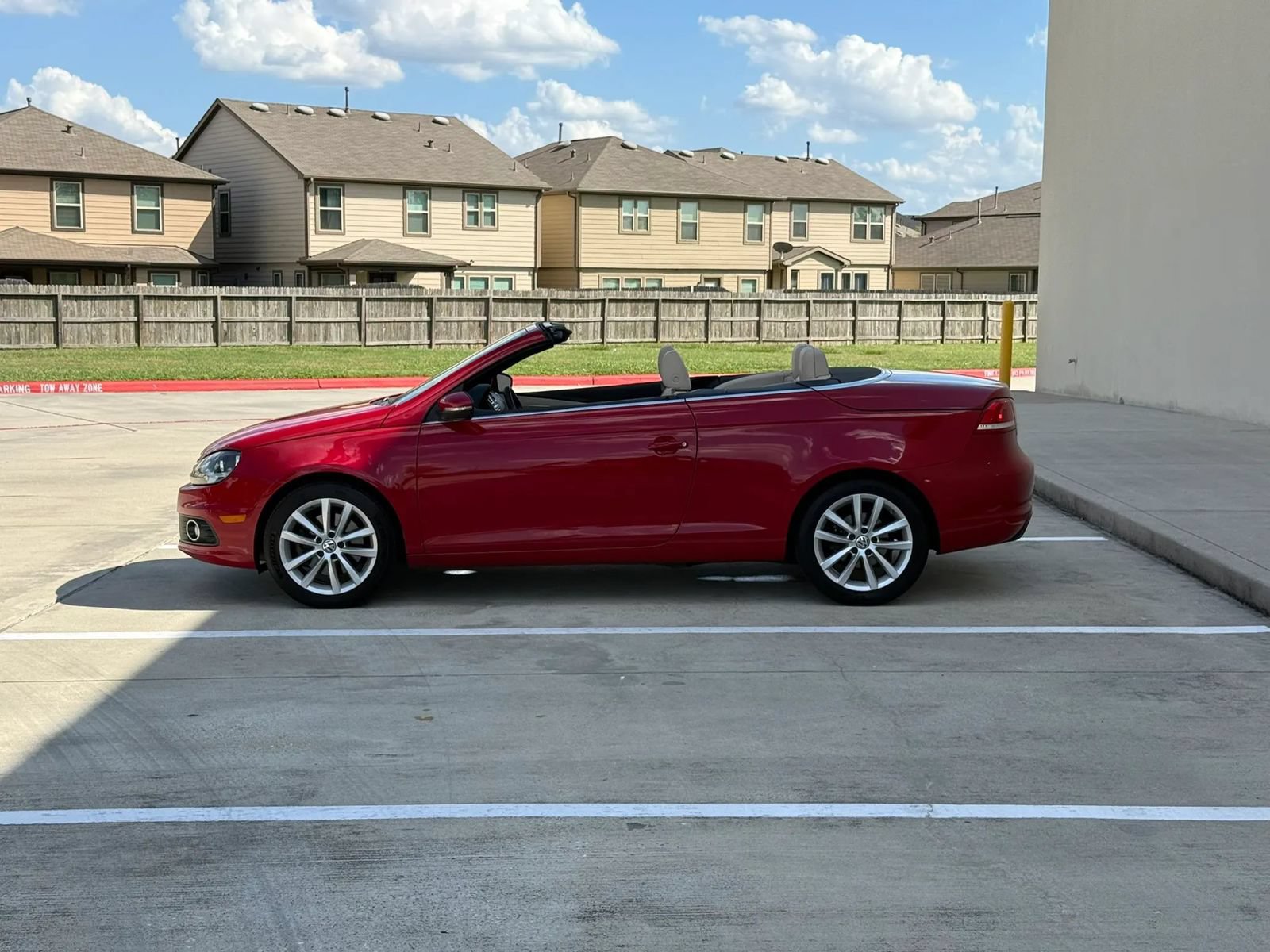 Used 2012 Volkswagen Eos Komfort FWD image 4