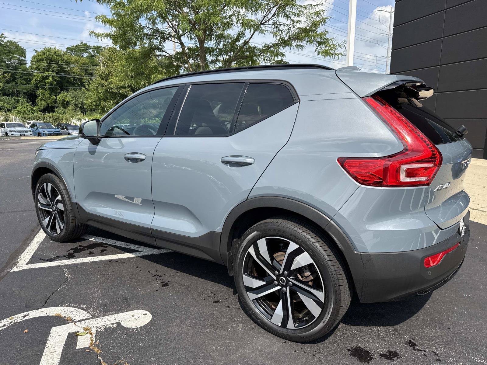 Used 2023 Volvo XC40 B5 Ultimate w/ Protection Package Premier AWD/4WD image 13