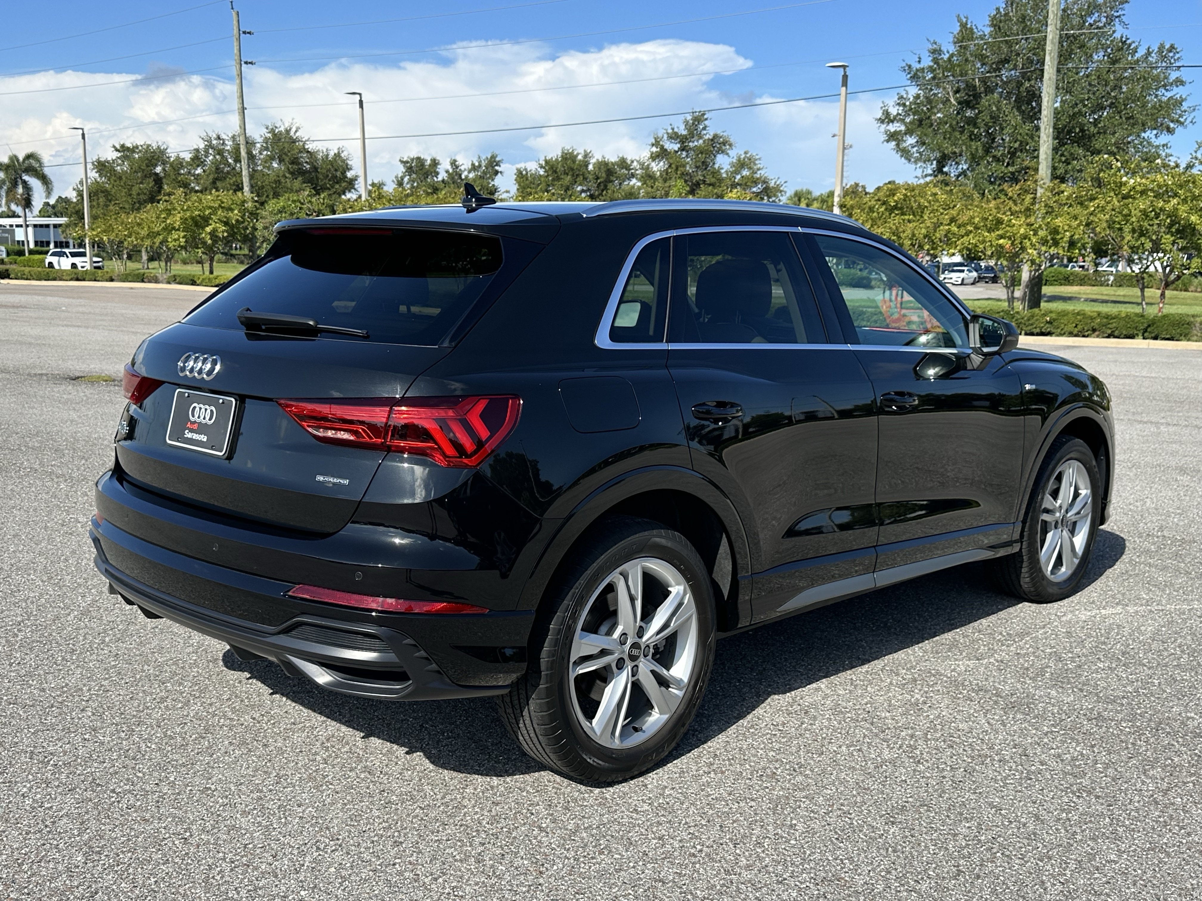 Used 2022 Audi Q3 2.0T Premium AWD/4WD image 4