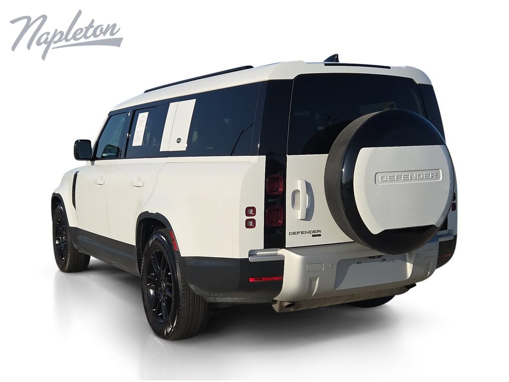 Used 2023 Land Rover Defender 130 SE AWD/4WD image 3