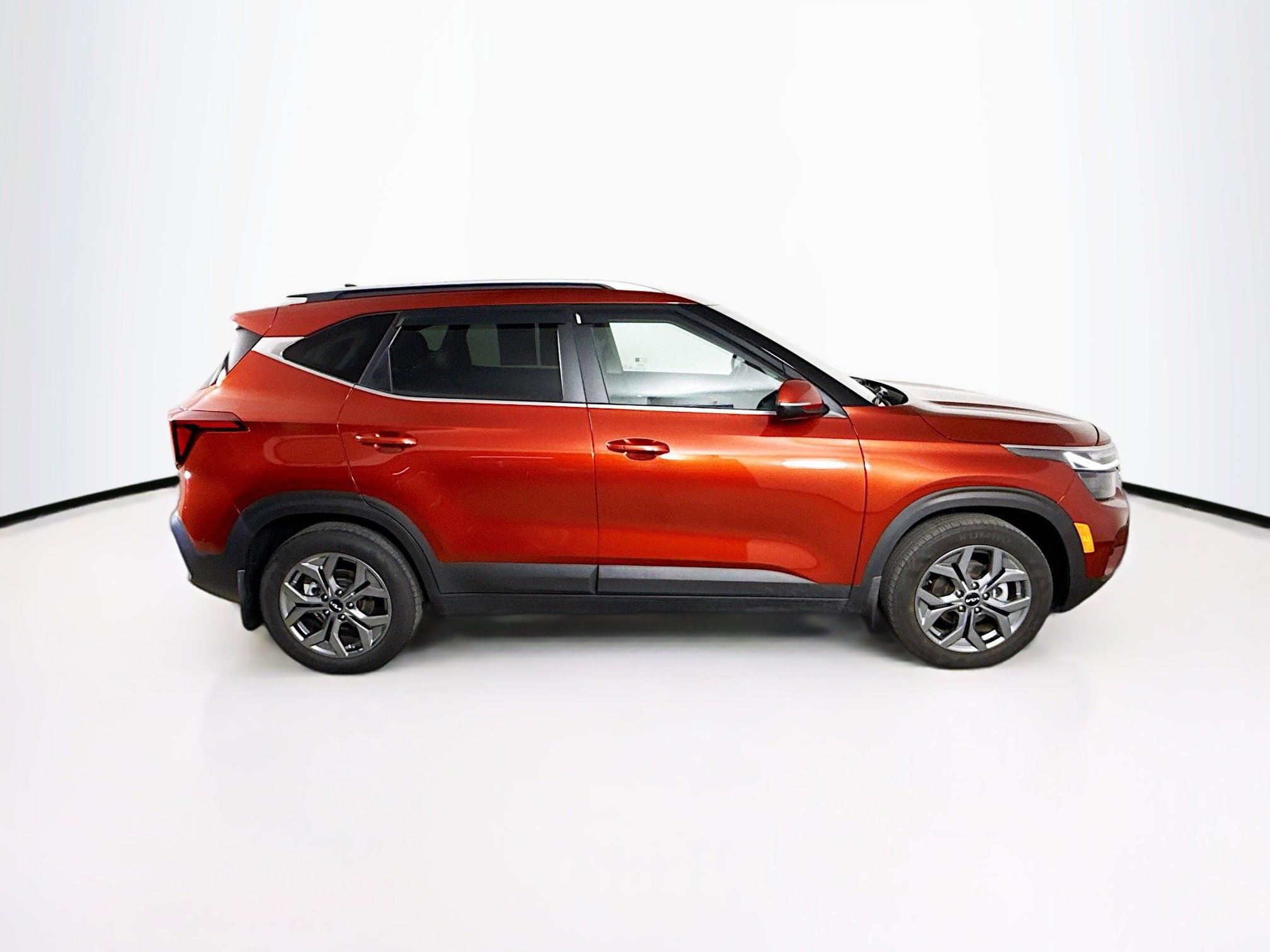 Used 2024 Kia Seltos S FWD image 2