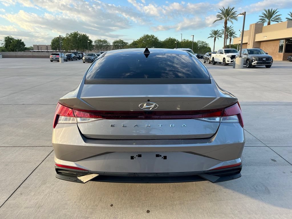 Used 2023 Hyundai Elantra SEL w/ Convenience Package FWD image 9
