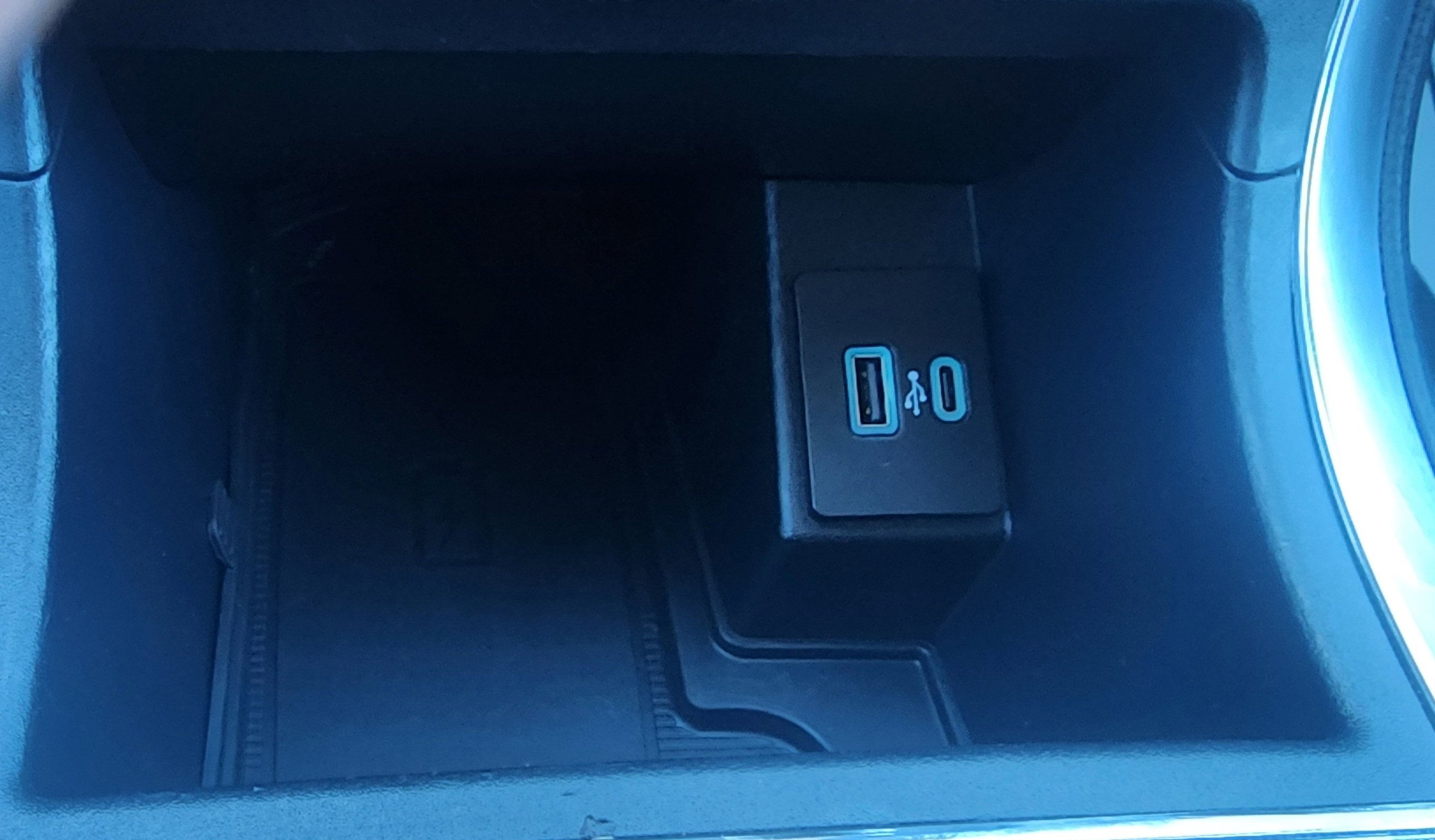 Used 2024 Ford Edge Titanium image 16