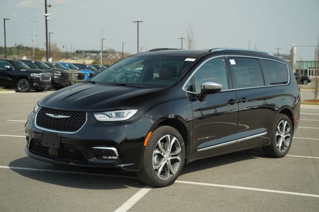 New 2026 Chrysler Pacifica Pinnacle AWD/4WD video 2