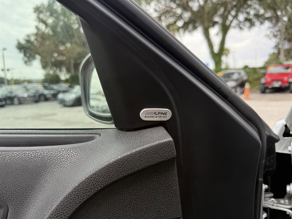 Used 2020 Chrysler 300 Limited image 31