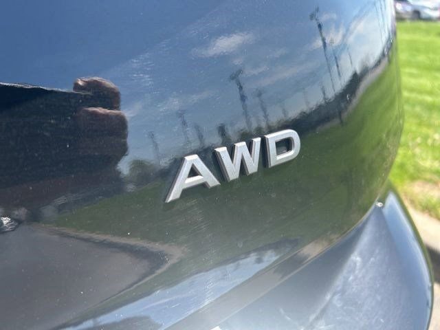 Used 2024 Nissan Rogue S image 45