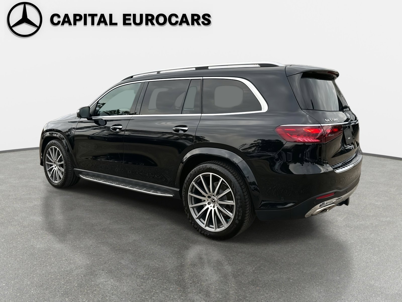 Used 2025 Mercedes-Benz GLS 580 4MATIC image 3