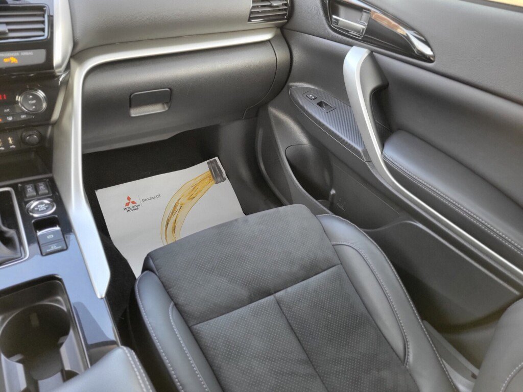 Used 2022 Mitsubishi Eclipse Cross SE image 13