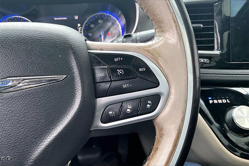 Used 2019 Chrysler Pacifica Limited w/ Tire & Wheel Group image 11