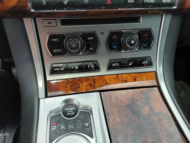 Used 2013 Jaguar XF 3.0 AWD/4WD image 24