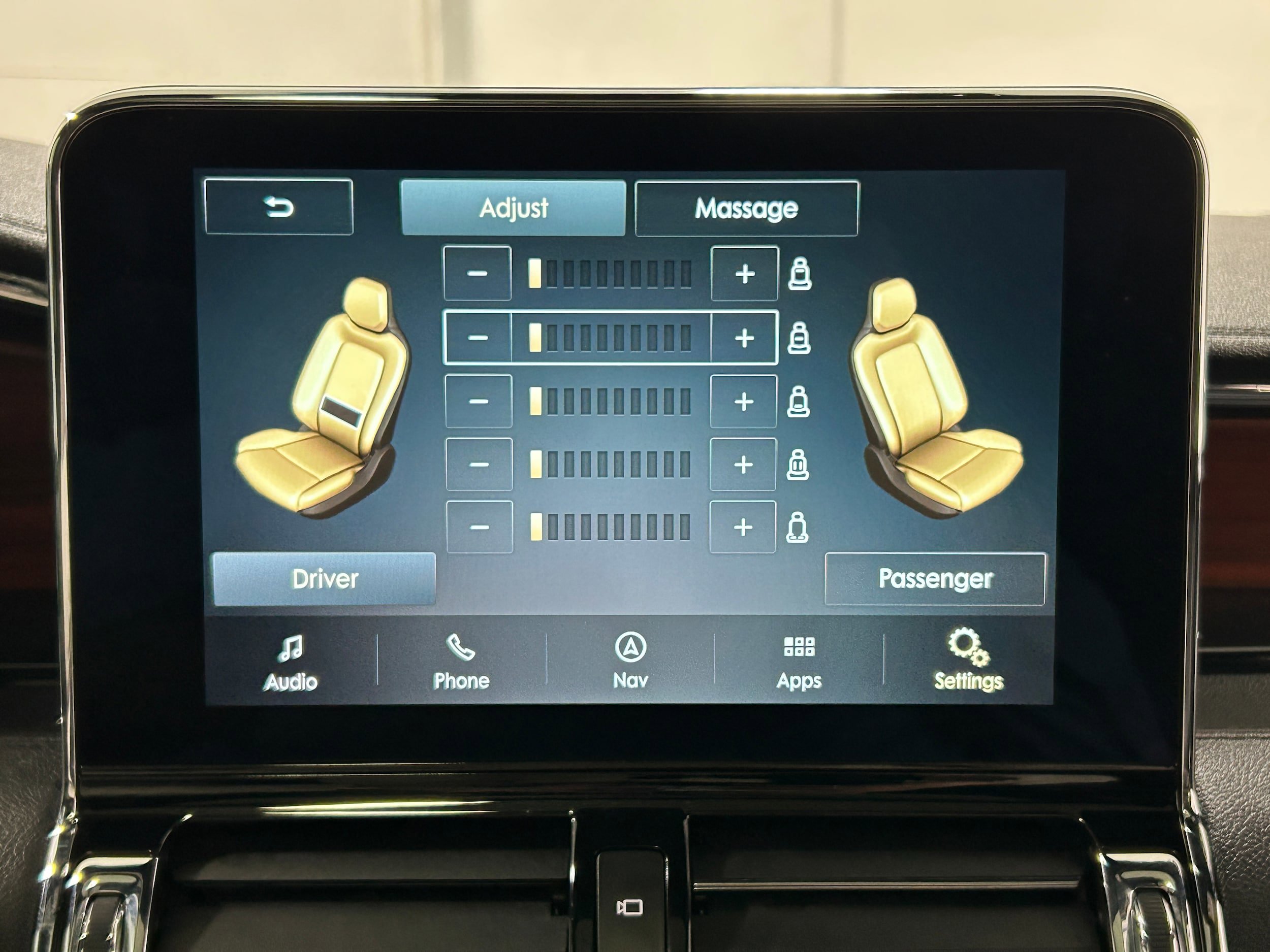 Used 2020 Lincoln Navigator L Reserve w/ Equipment Group 208A Reserve AWD/4WD image 8