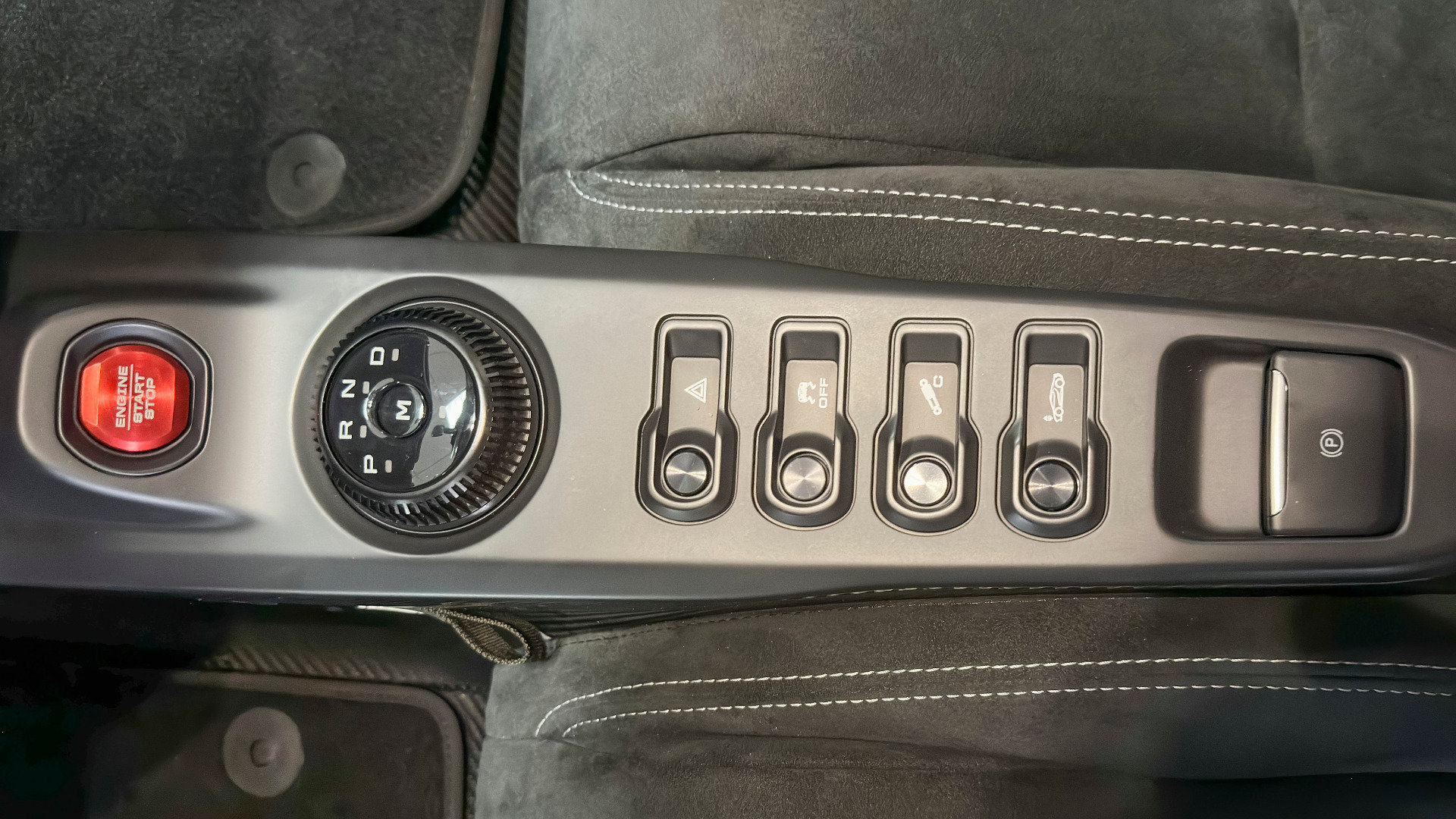 Used 2020 Ford GT Carbon Series RWD image 51