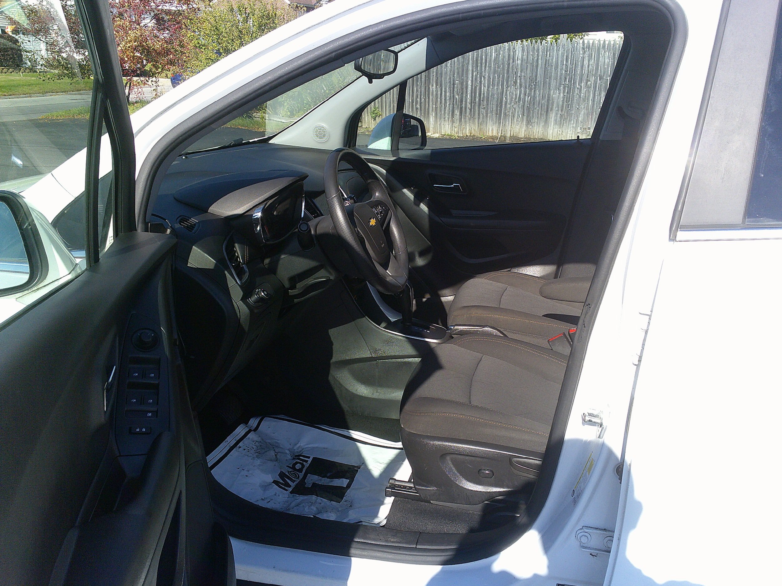 Used 2020 Chevrolet Trax LT FWD image 17