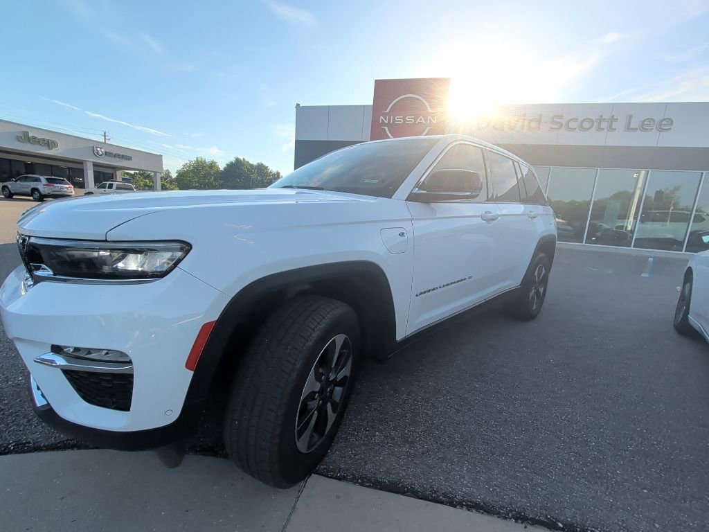Used 2022 Jeep Grand Cherokee Limited 4xe w/ Luxury Tech Group II AWD/4WD image 1