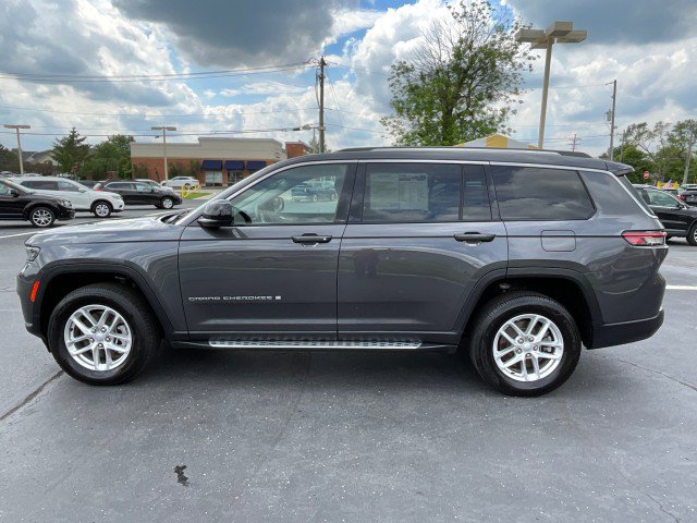 Used 2022 Jeep Grand Cherokee L Laredo w/ Luxury Tech Group I image 4