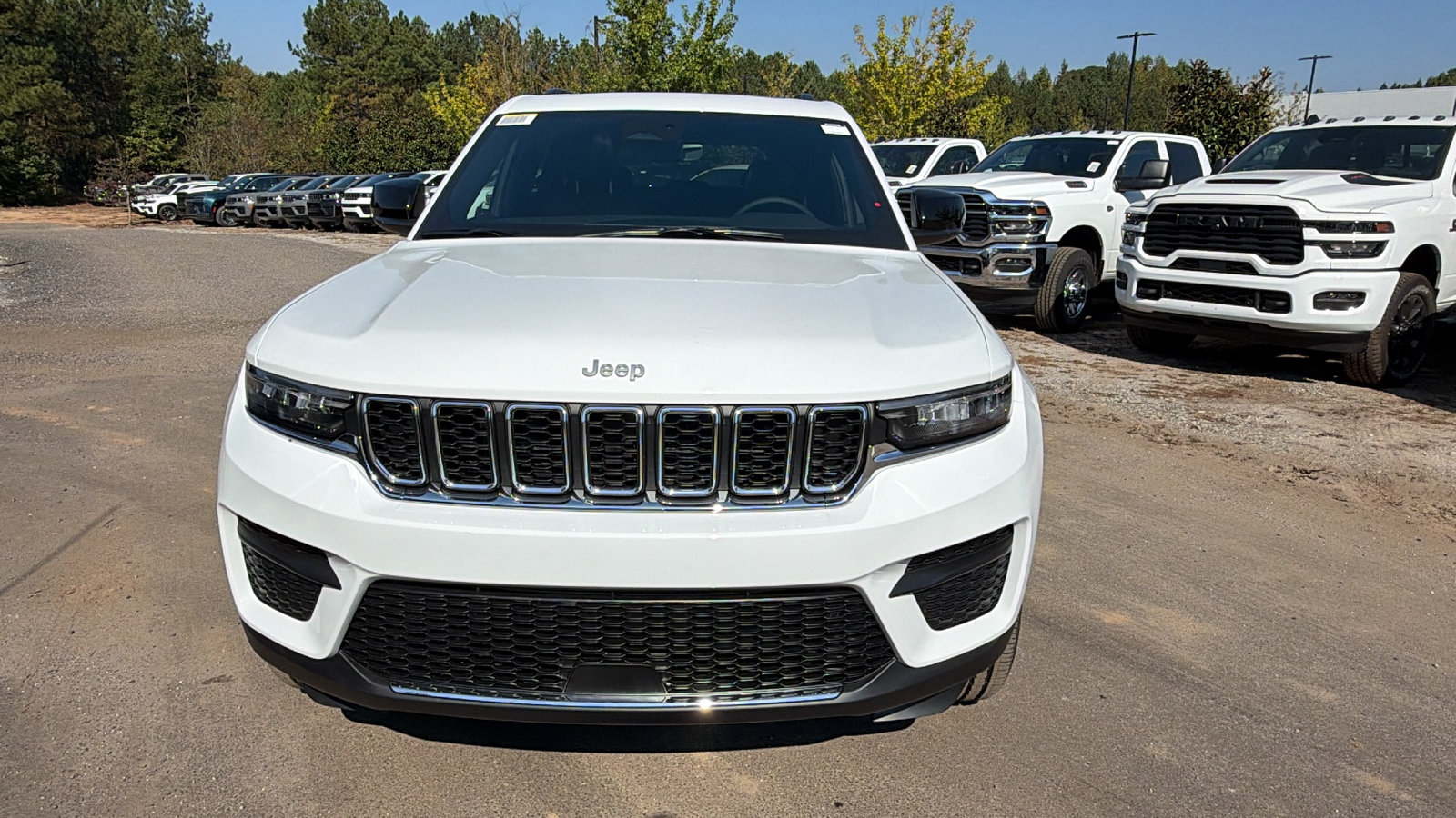 New 2027 Jeep Grand Cherokee Laredo X AWD/4WD image 3