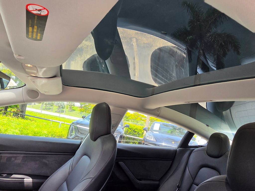 Used 2018 Tesla Model 3 Mid Range RWD image 5
