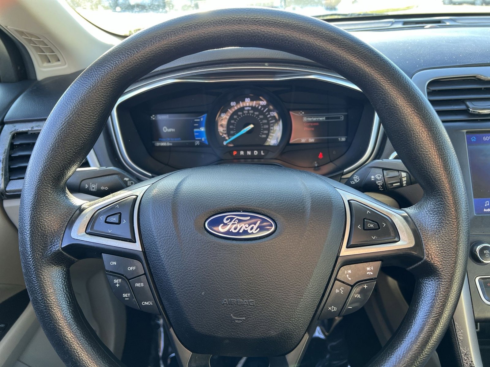 Used 2020 Ford Fusion SE image 16