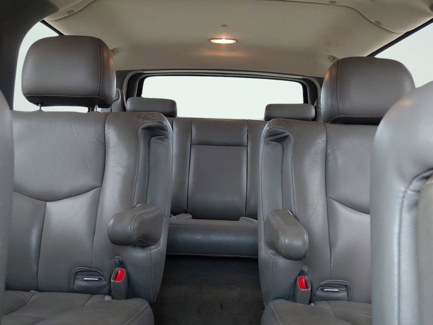 Used 2004 Chevrolet Suburban LT w/ Preferred Equipment Group image 32