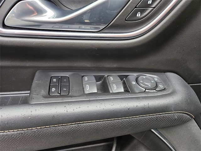 Used 2023 GMC Yukon XL SLT image 17