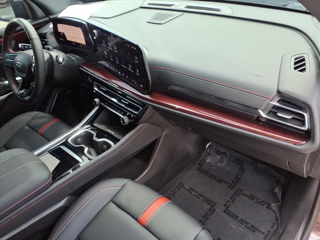 Used 2024 Chevrolet Traverse RS w/ LPO, Floor Liner Package FWD image 8