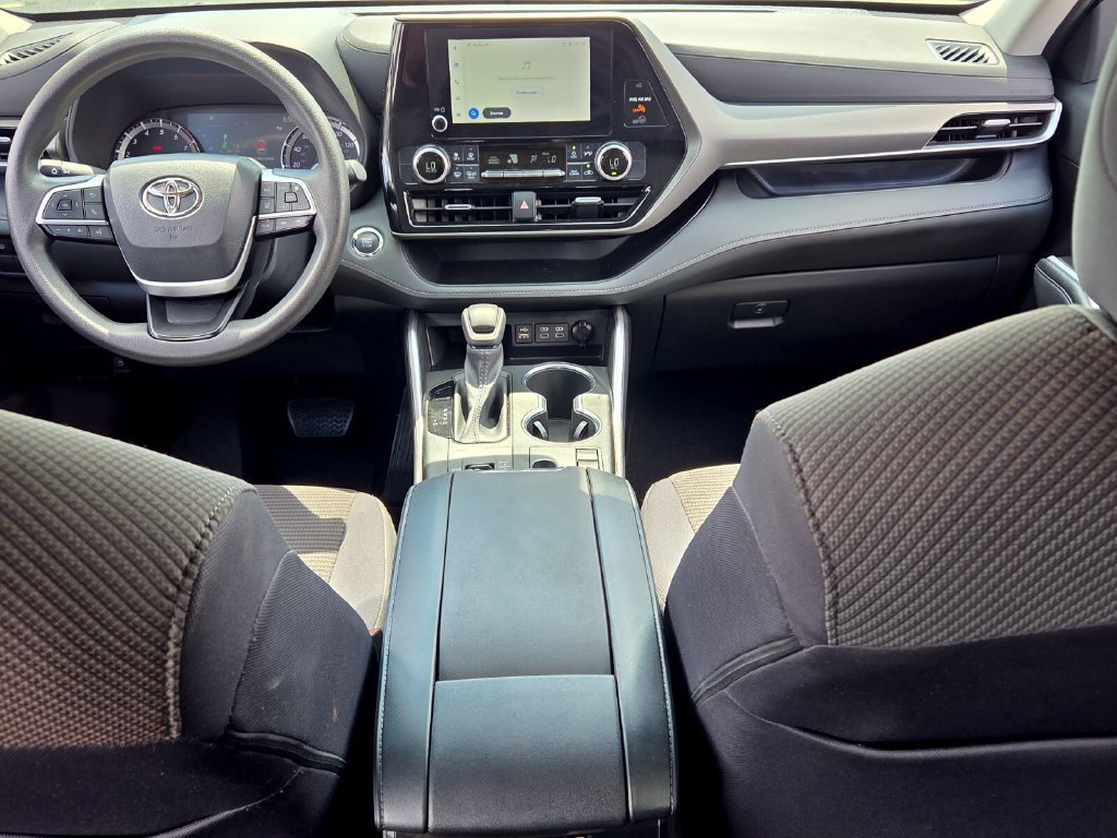 Used 2023 Toyota Highlander L FWD image 8