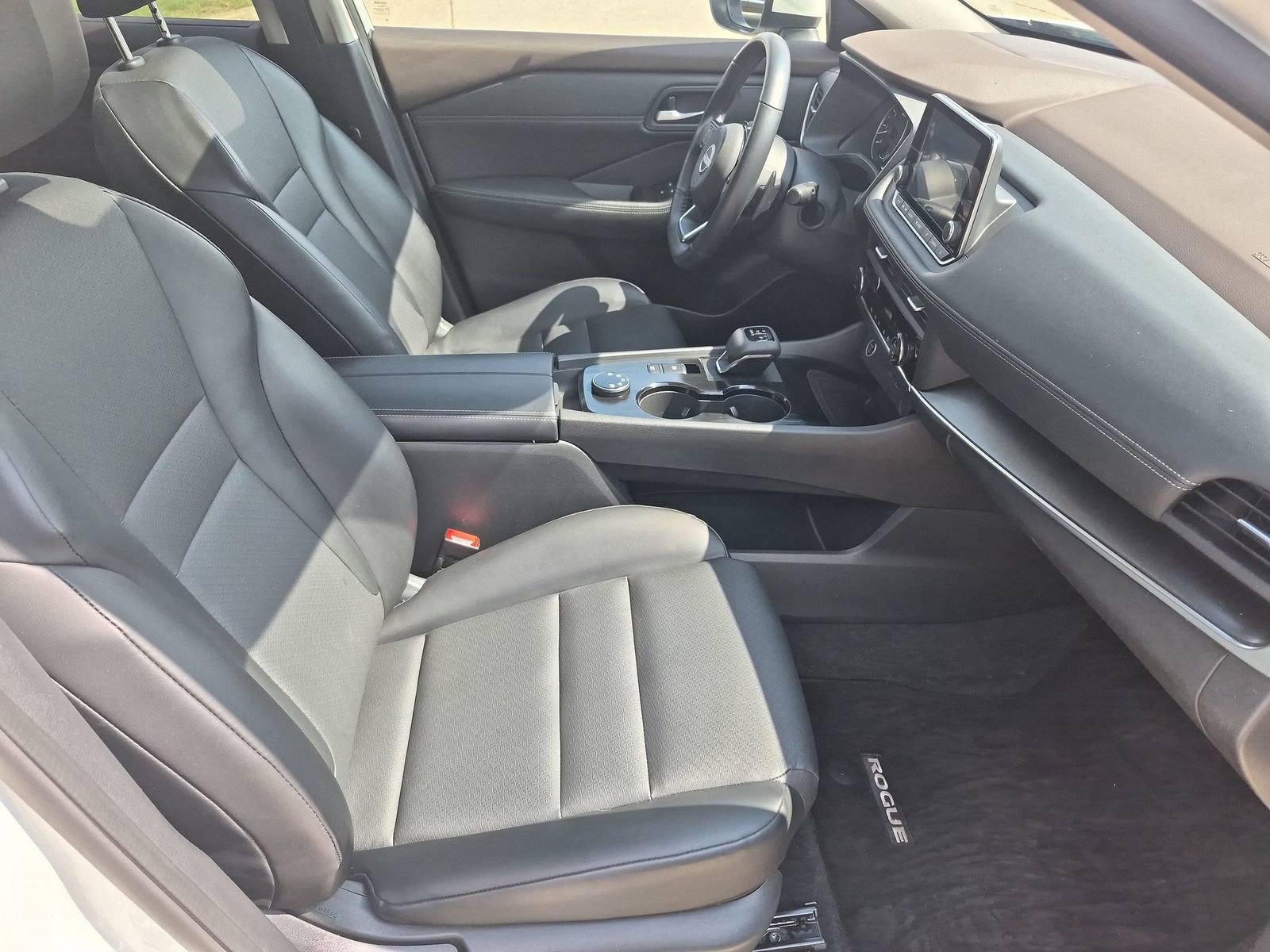 Certified 2023 Nissan Rogue SV w/ SV Premium B Package AWD/4WD image 37