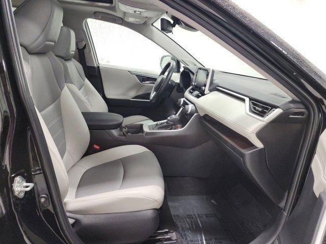 Used 2020 Toyota RAV4 Limited w/ All Weather Liner Package image 18