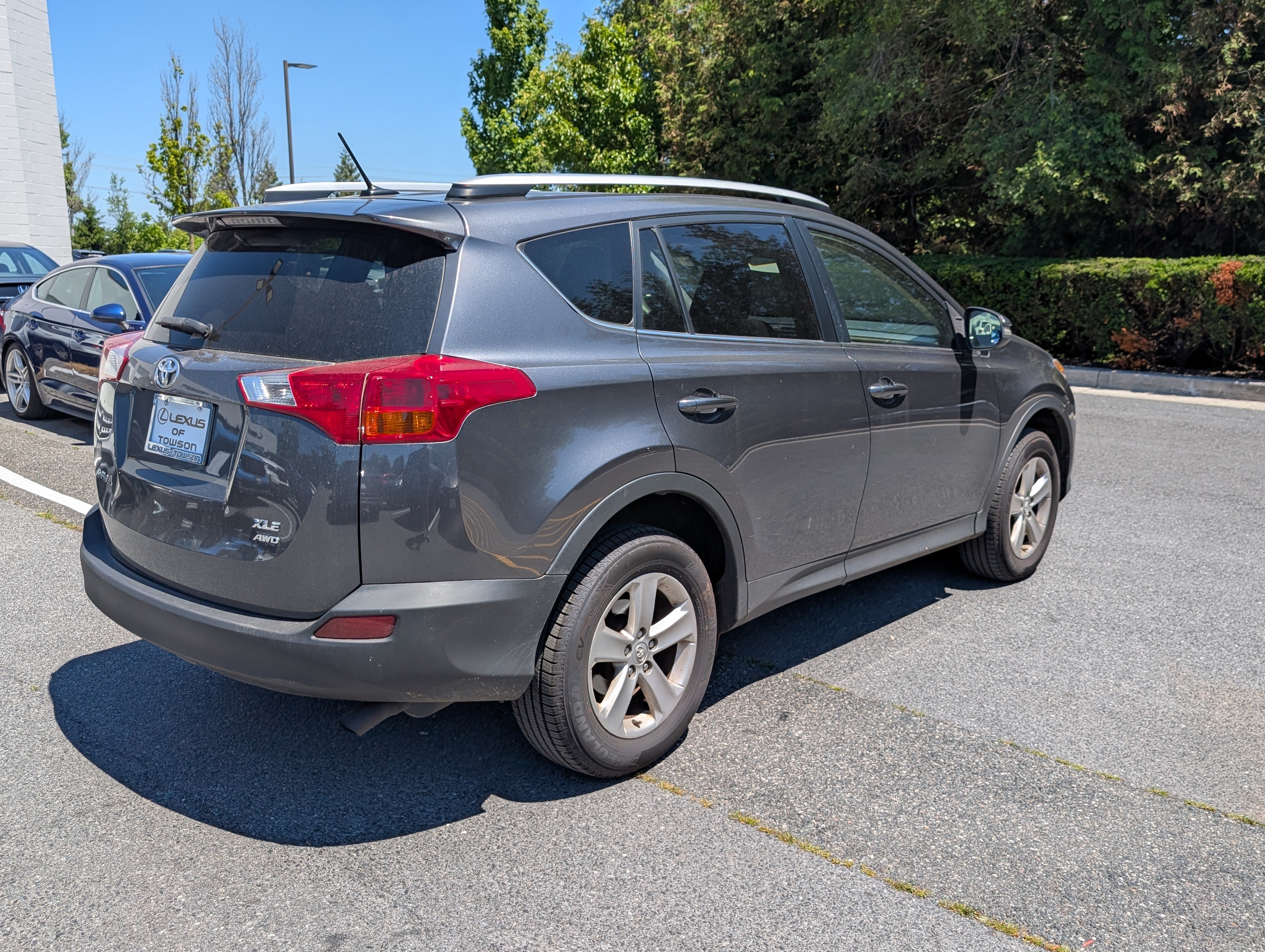 Used 2014 Toyota RAV4 XLE AWD/4WD image 3