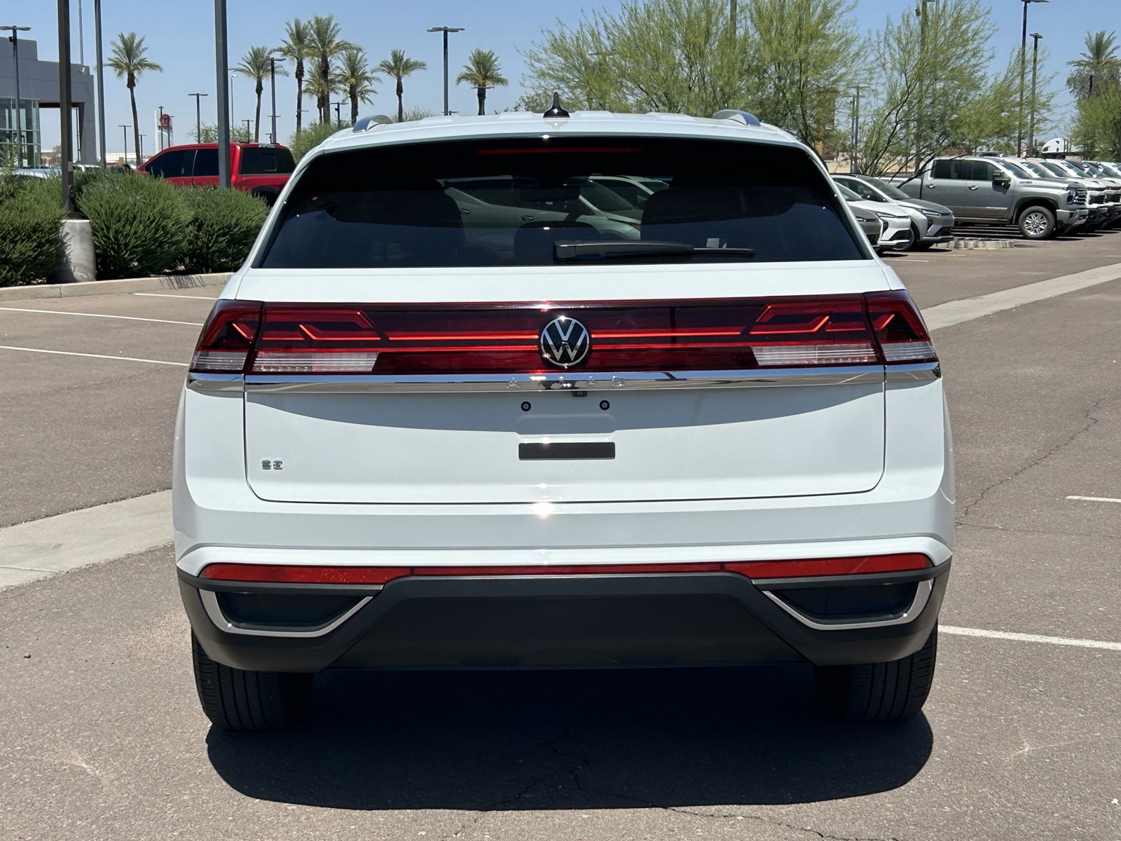 Used 2024 Volkswagen Atlas Cross Sport SE FWD image 4