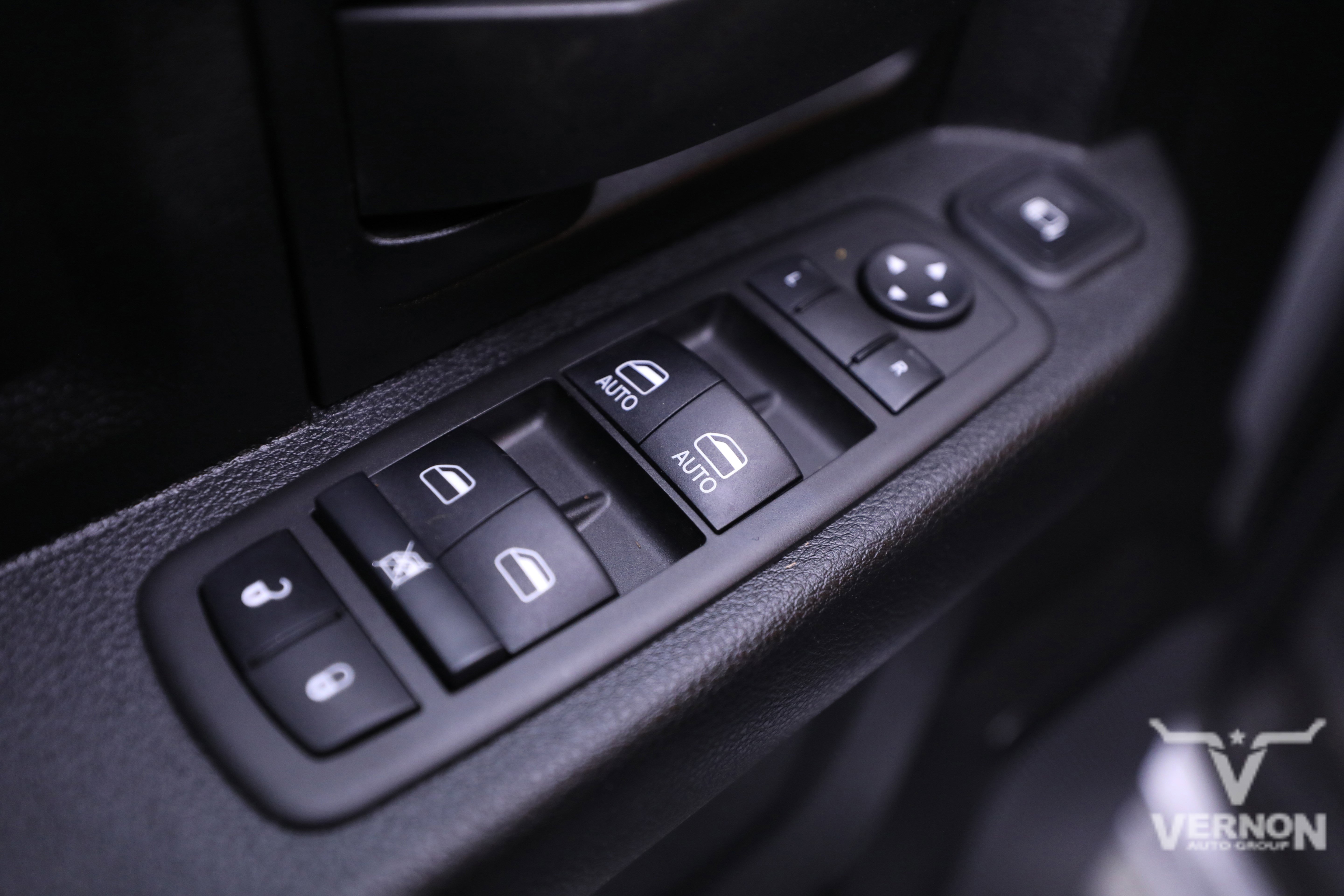 Used 2024 RAM 2500 Tradesman w/ Chrome Appearance Group image 17