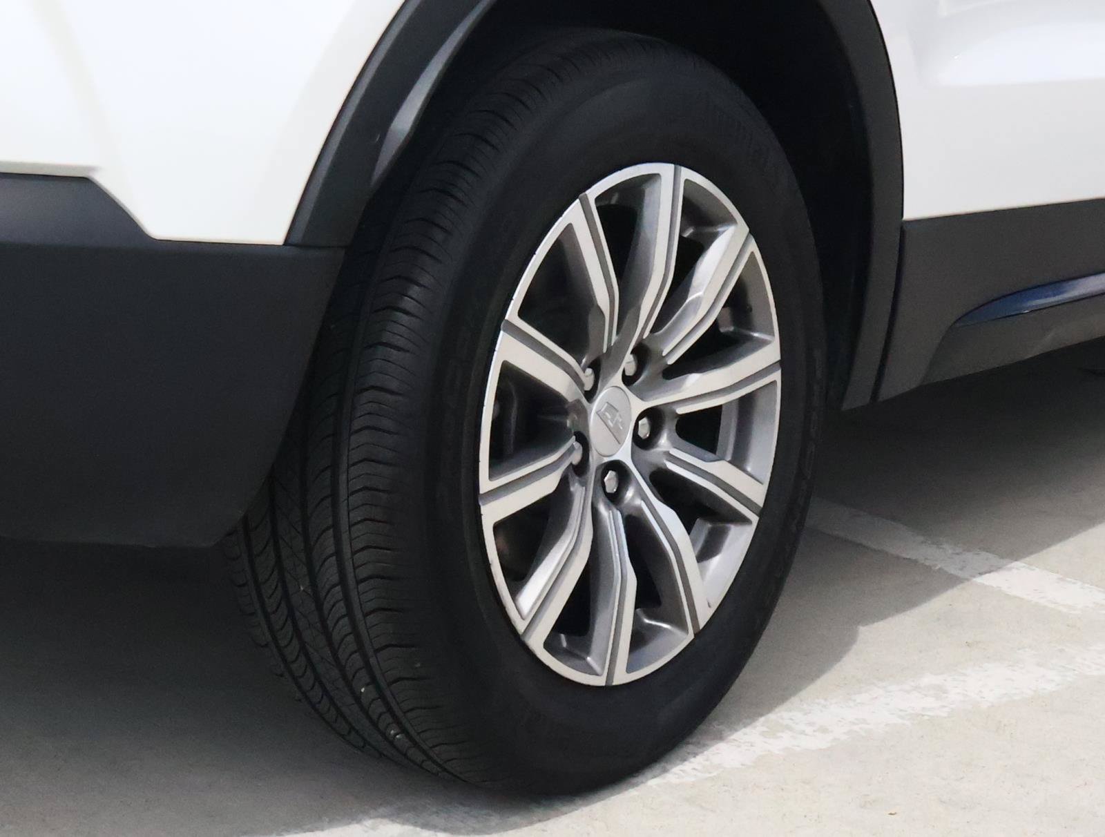 Certified 2022 Cadillac XT4 Sport w/ Enhanced Visibility Package AWD/4WD image 12