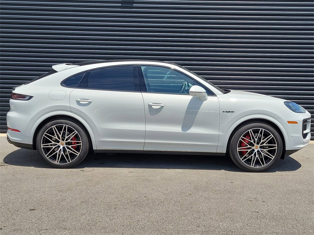 New 2025 Porsche Cayenne S image 8