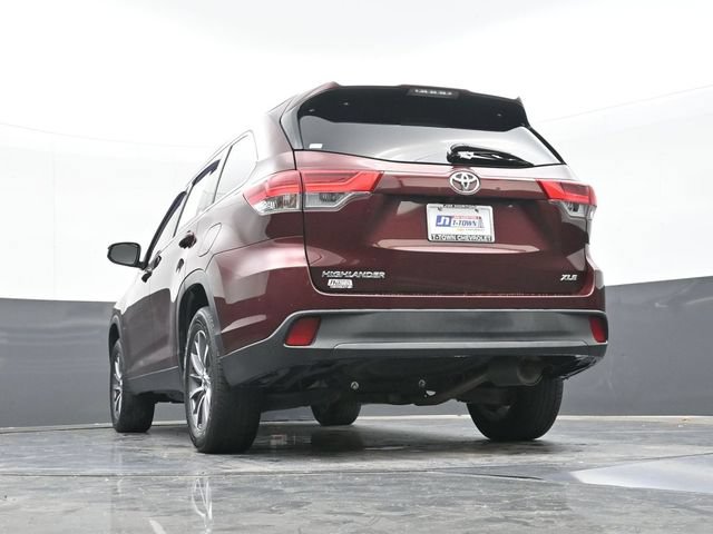 Used 2019 Toyota Highlander XLE FWD image 47