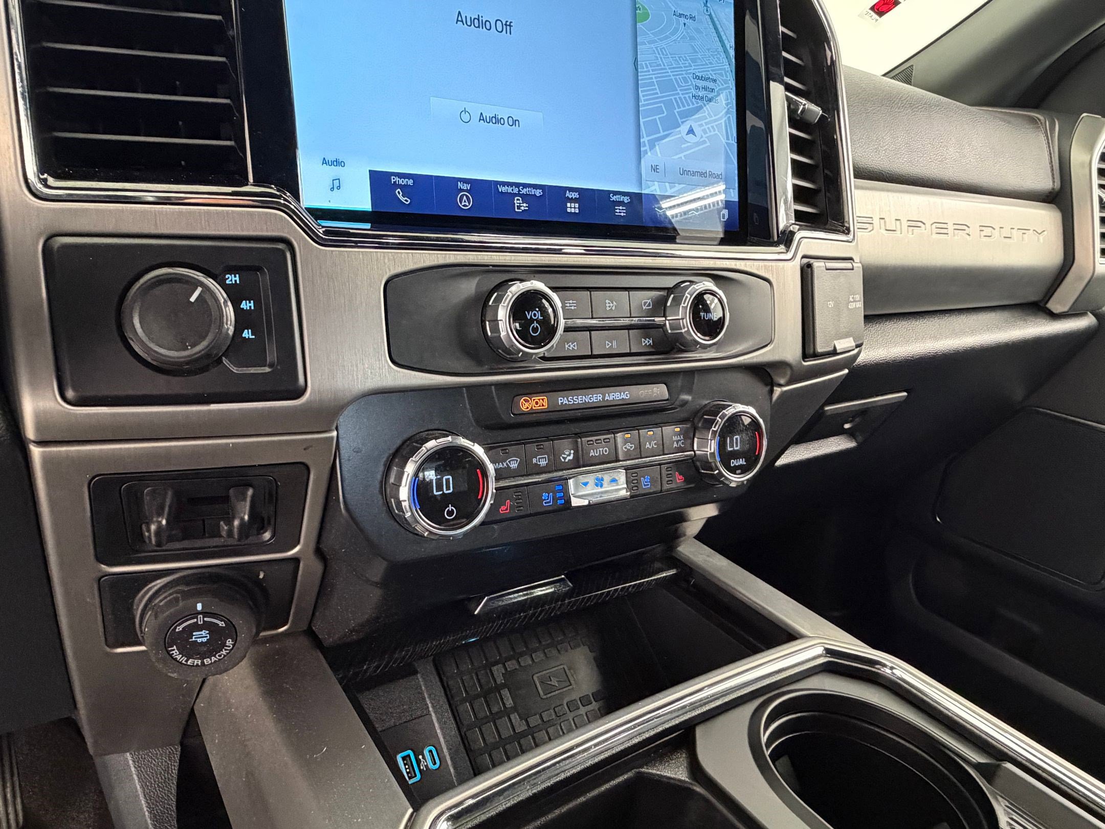 Certified 2022 Ford F450 Platinum w/ FX4 Off-Road Package image 27