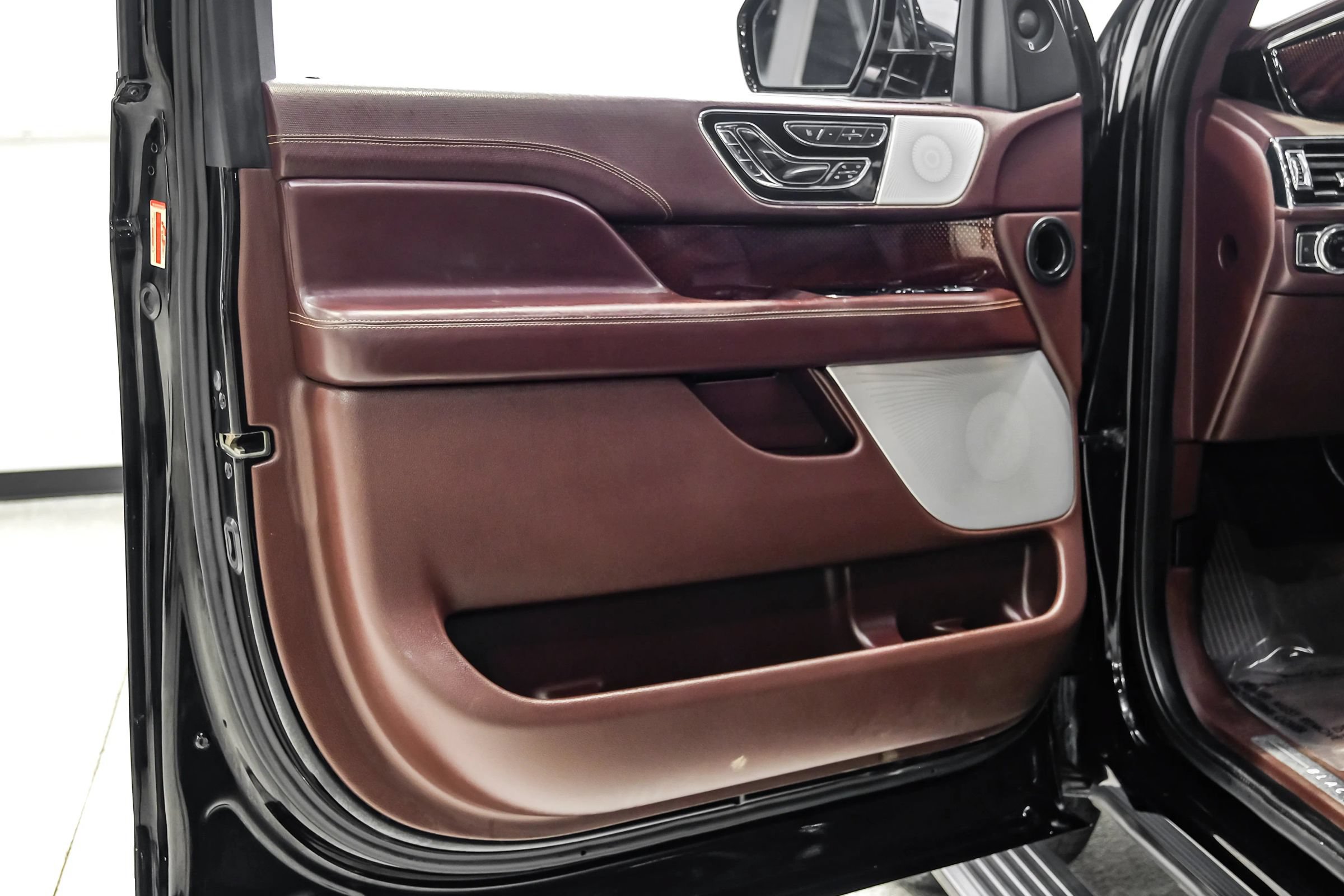 Used 2018 Lincoln Navigator Black Label w/ Cargo Package AWD/4WD image 63